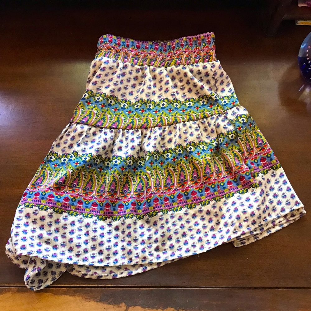 A.Peach colorful shorts size Medium